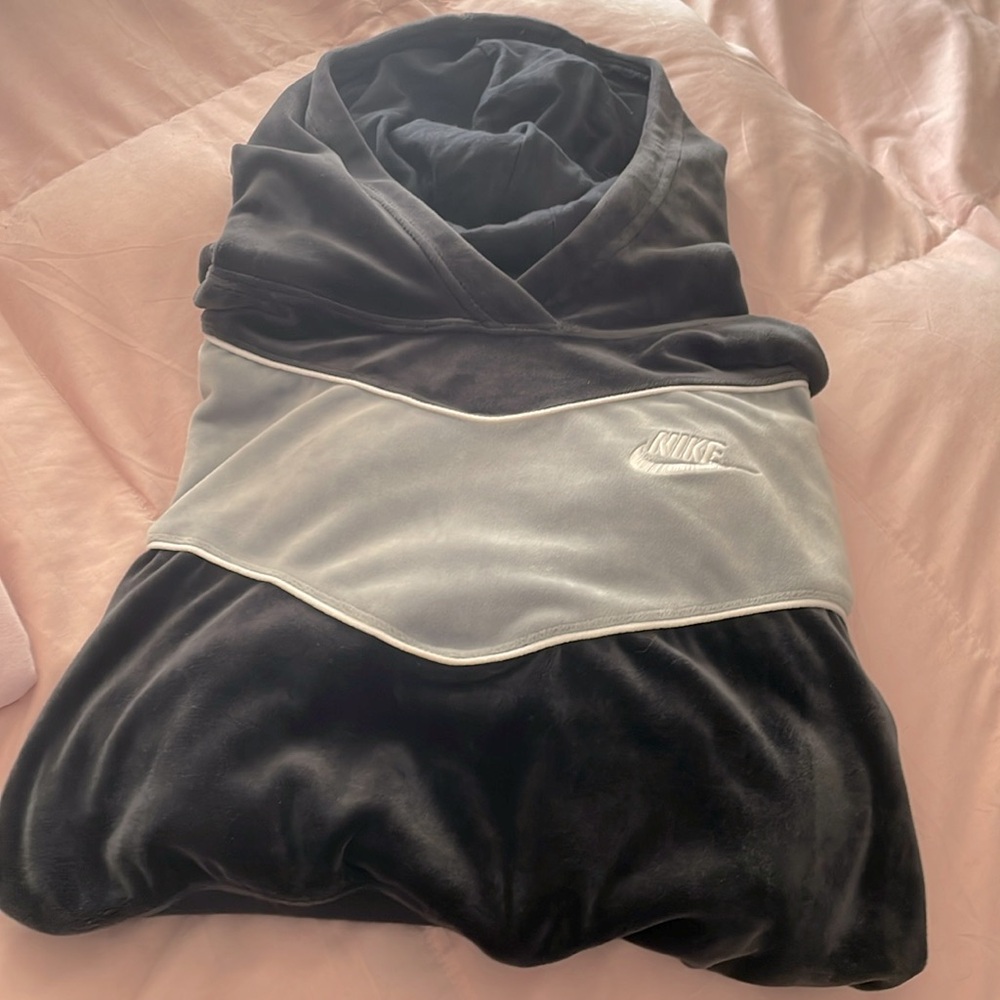 Nike crop sweatshirt, velvet, xs, blk and silver